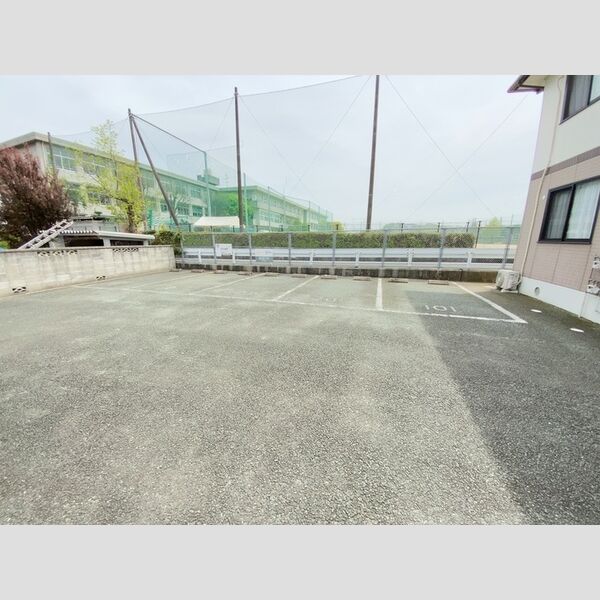 駐車場 (敷地内駐車場)