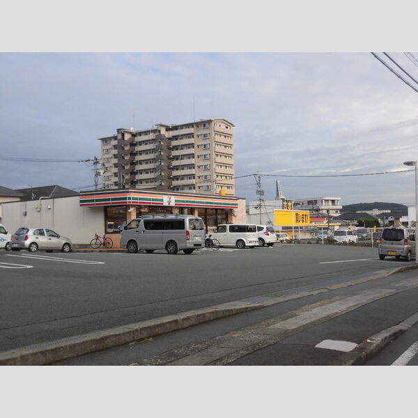 現地周辺 (セブンイレブン熊本鶴羽田店 613 m)