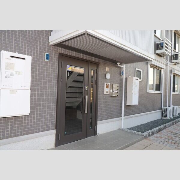 エントランス (エントランス)