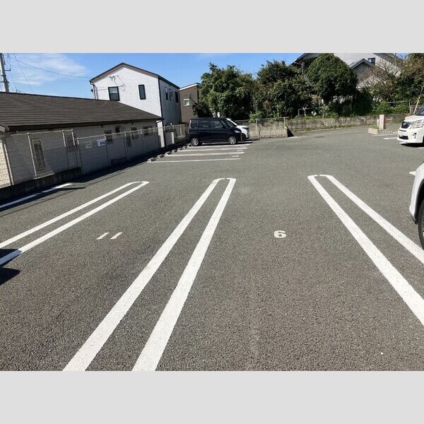 駐車場 (駐車場)