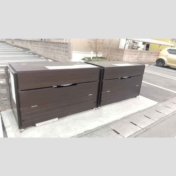 現地周辺 (ピラール菊陽　Ⅰ棟　ごみ置き場)