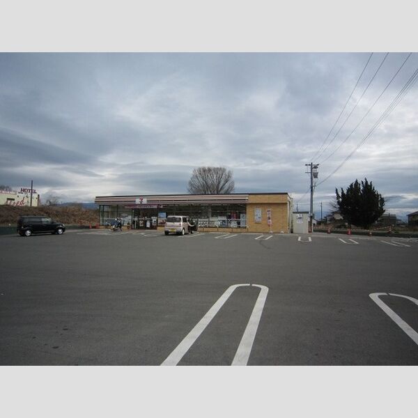 現地周辺 (セブンイレブン菊池花房店　990m)