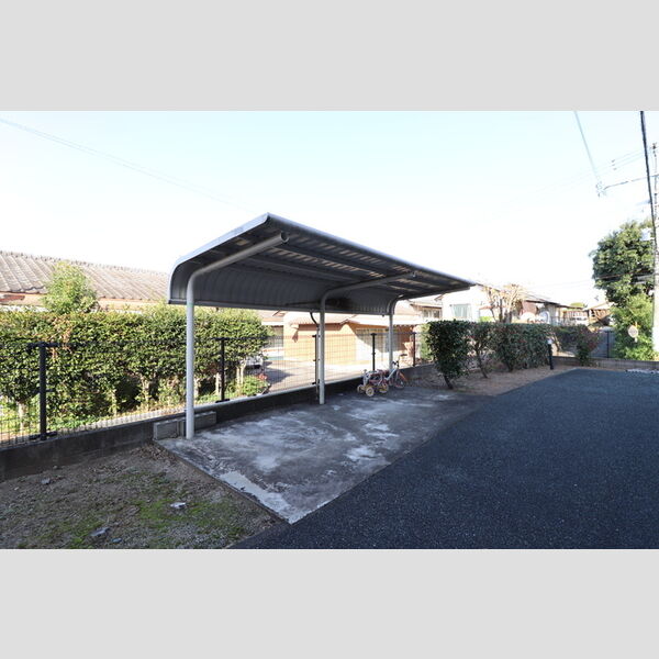 現地周辺 (駐輪場)