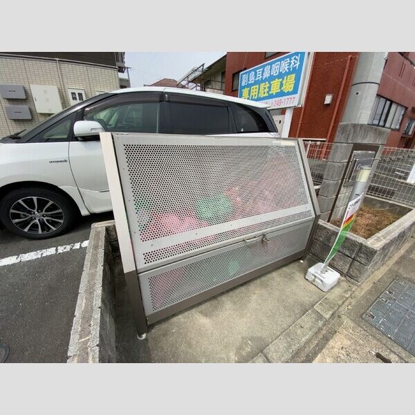 現地周辺 (ゴミ置き場)