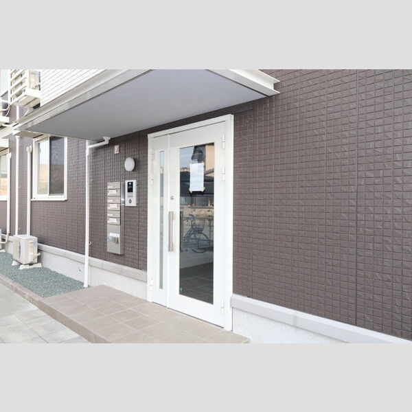 エントランス (エントランス)