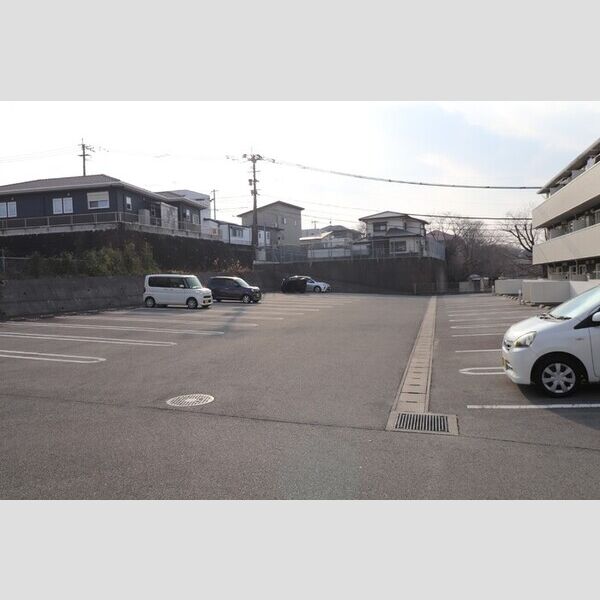 駐車場 (駐車場)