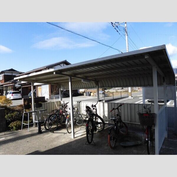 現地周辺 (駐輪場)