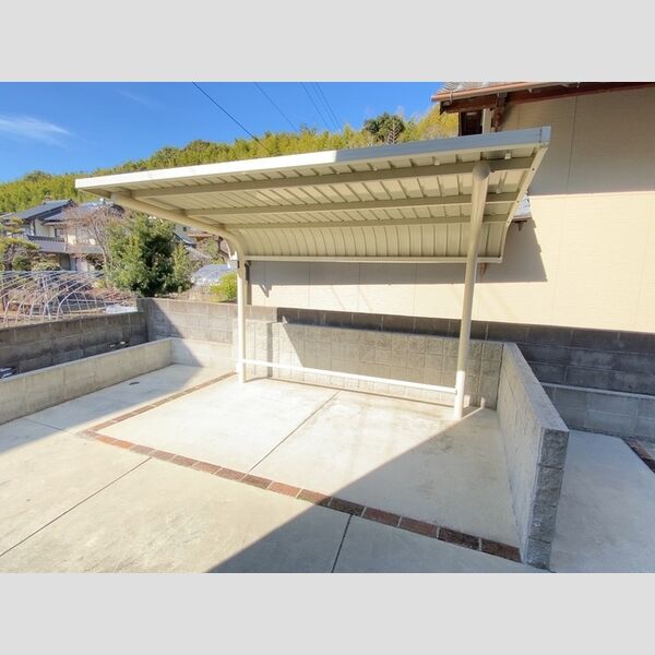 現地周辺 (駐輪場)