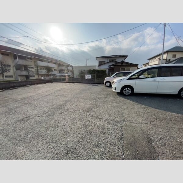 駐車場 (敷地内駐車場)