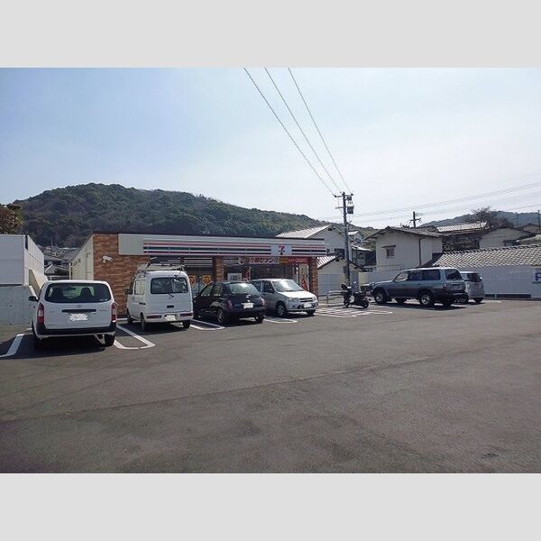 現地周辺 (セブンイレブン熊本北津留団地前店302m)