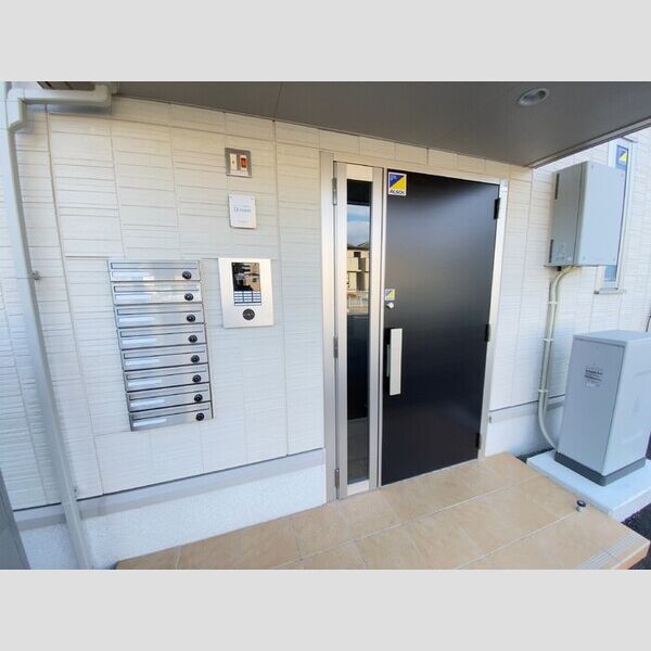 エントランス (エントランス)