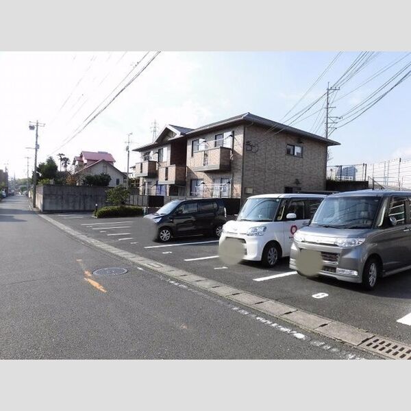 駐車場 (敷地内駐車場です!)