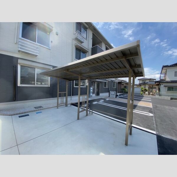 現地周辺 (駐輪場)