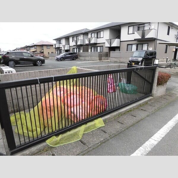 現地周辺 (ゴミ置場)