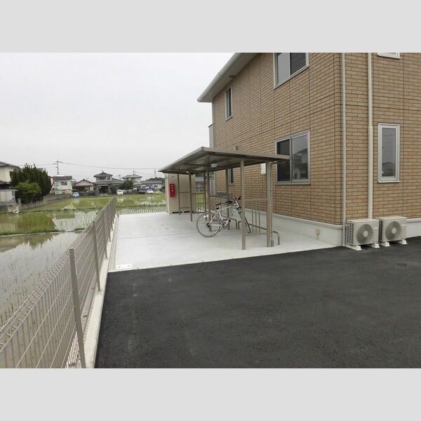 現地周辺 (駐輪場)