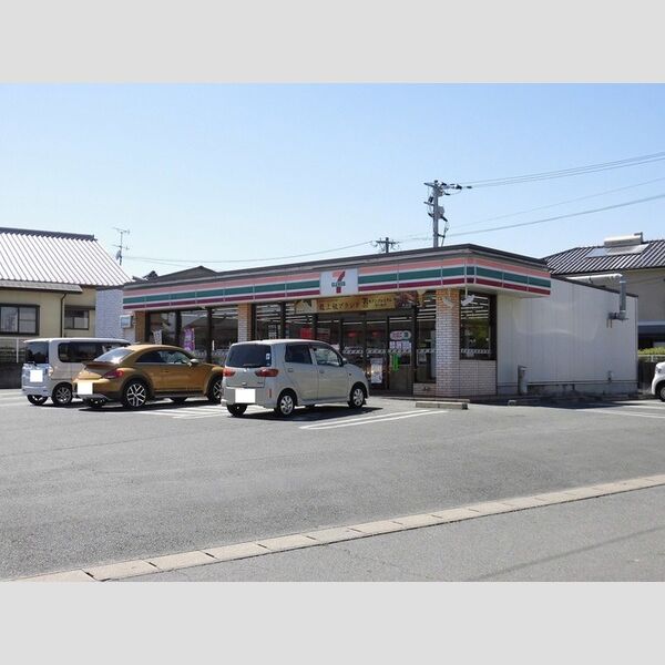 現地周辺 (セブンイレブン玉名山田店まで　725m)