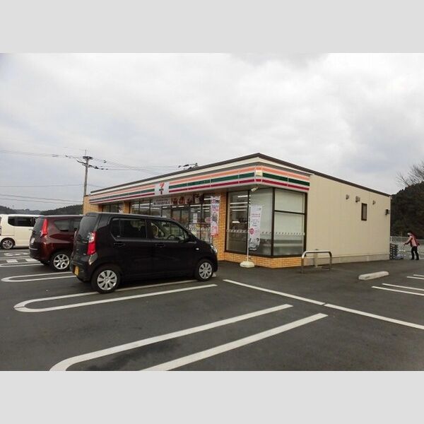 現地周辺 (セブンイレブン和水町江田店(約1300m))