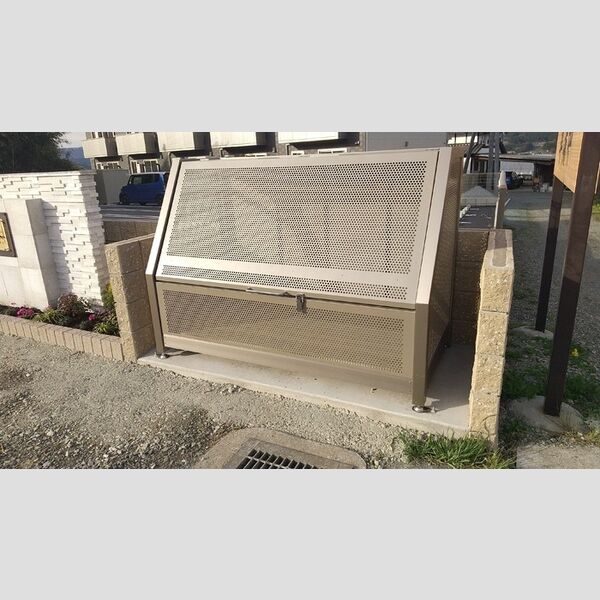 現地周辺 (ゴミ置き場)