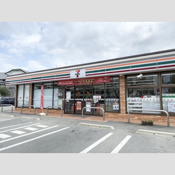 現地周辺 (セブンイレブン熊本龍田小学校前店まで1120m)