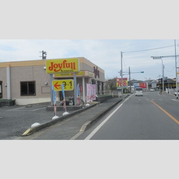 現地周辺 (ジョイフル荒尾店 414M)