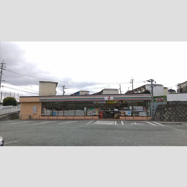 現地周辺 (セブンイレブン熊本高平店　380m)