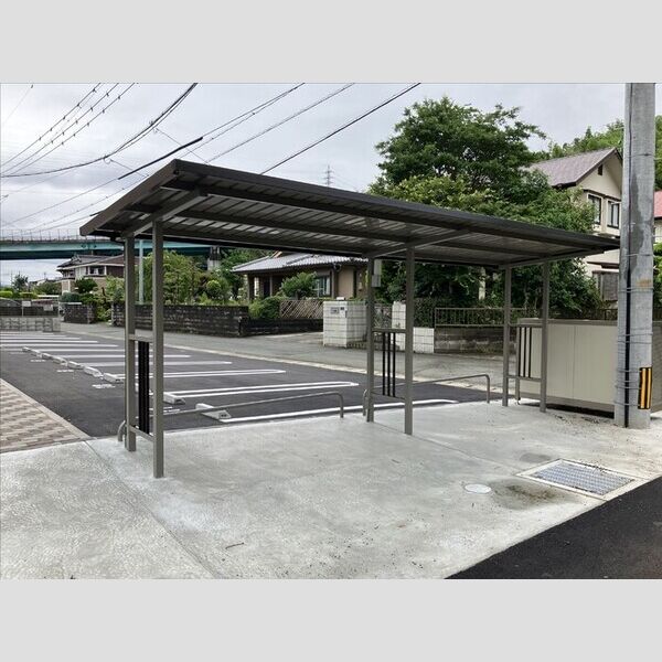 現地周辺 (駐輪場)
