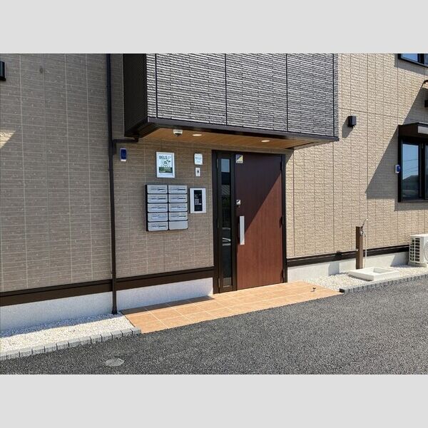 エントランス (エントランス)