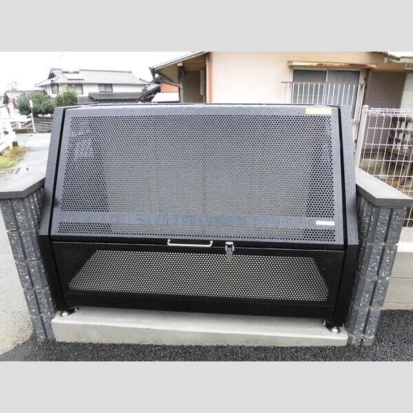 現地周辺 (ゴミ置場)