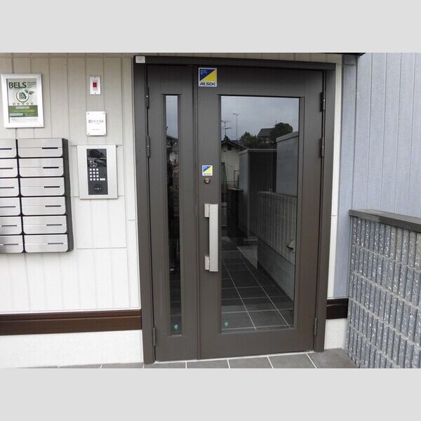 エントランス (エントランス)