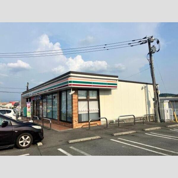 現地周辺 (セブンイレブン熊本飛田3丁目店まで820m)