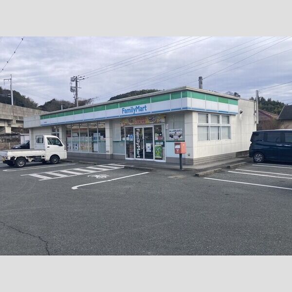 現地周辺 (ファミリーマート玉名石貫店まで950m)