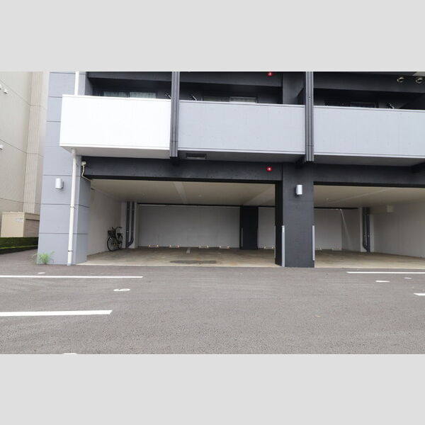 駐車場 (駐車場)