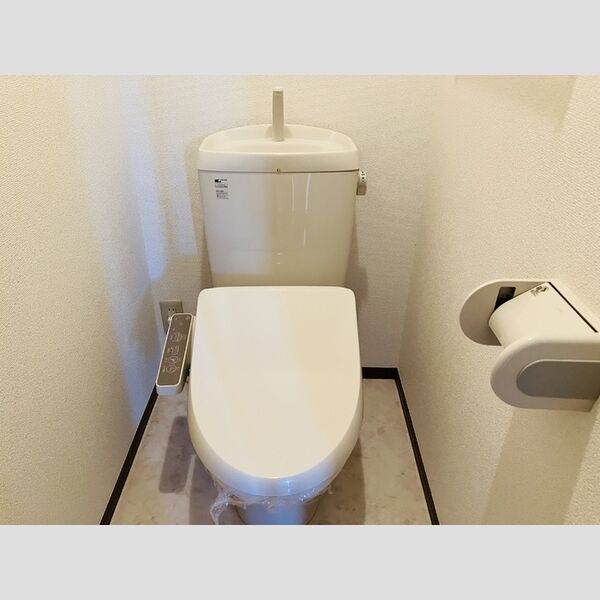 トイレ (A201　温水洗浄暖房便座)