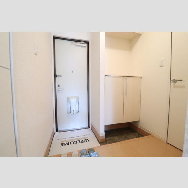 玄関 (A106 玄関)