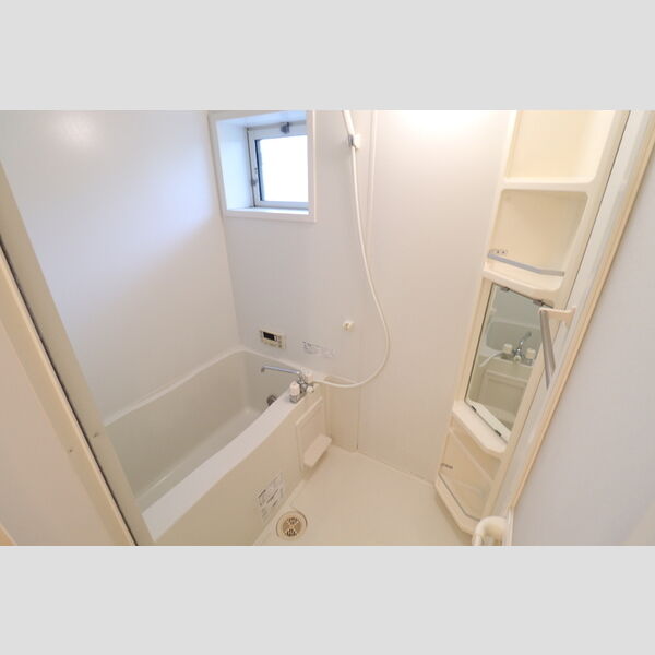 バス (A106 浴室)