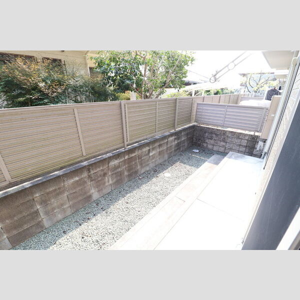 その他 (102　専用庭)