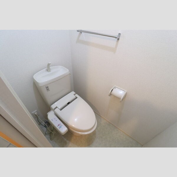 トイレ (102　温水洗浄暖房便座付きのトイレ)