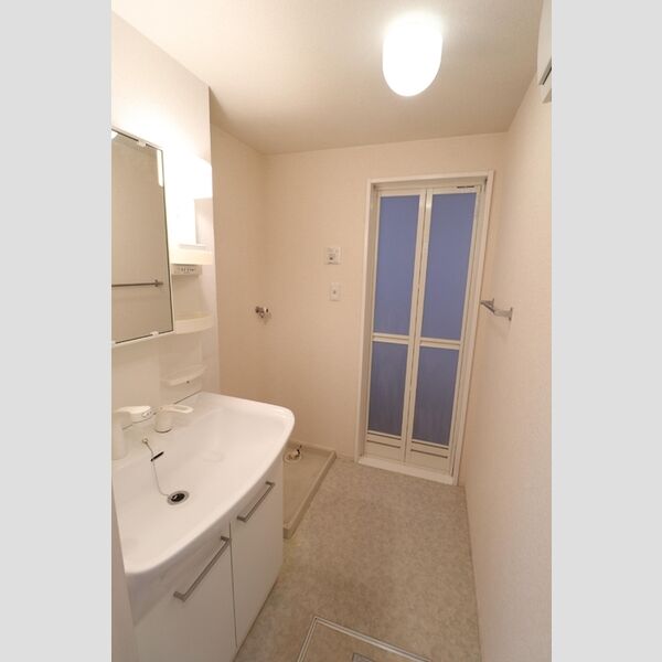 洗面所 (102　洗面室)