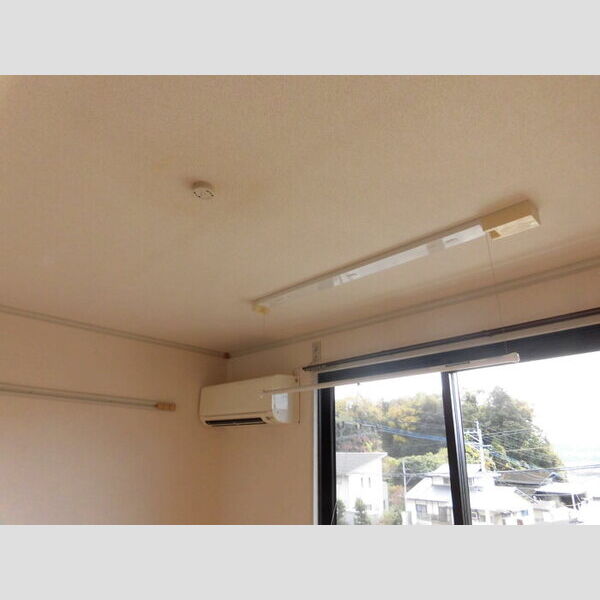その他設備 (201エアコン、室内物干し)