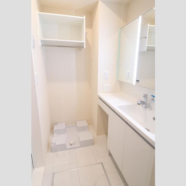 洗面所 (105　洗面所)