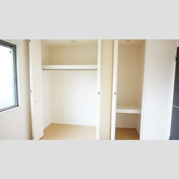 収納 (102クローゼット)