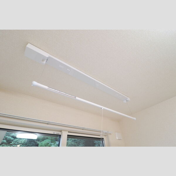 その他 (105　室内物干し)