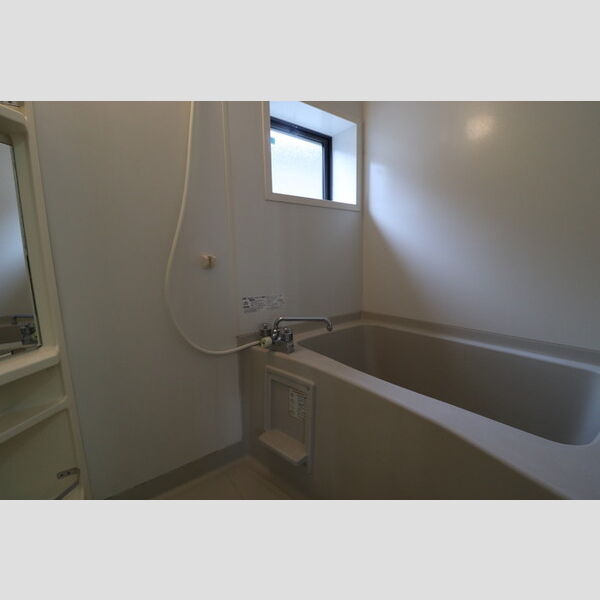 バス (102　浴室)