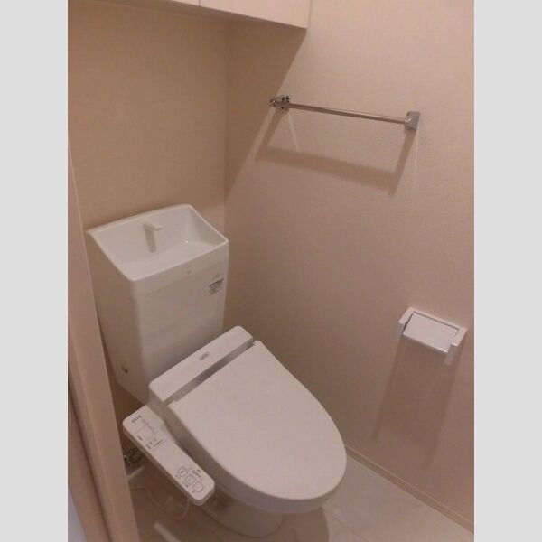 トイレ (ウォシュレット付き!)