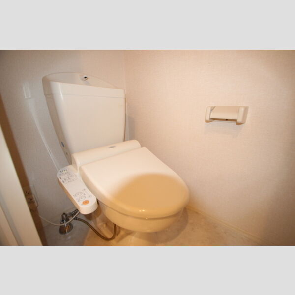 トイレ (303　温水洗浄暖房便座)