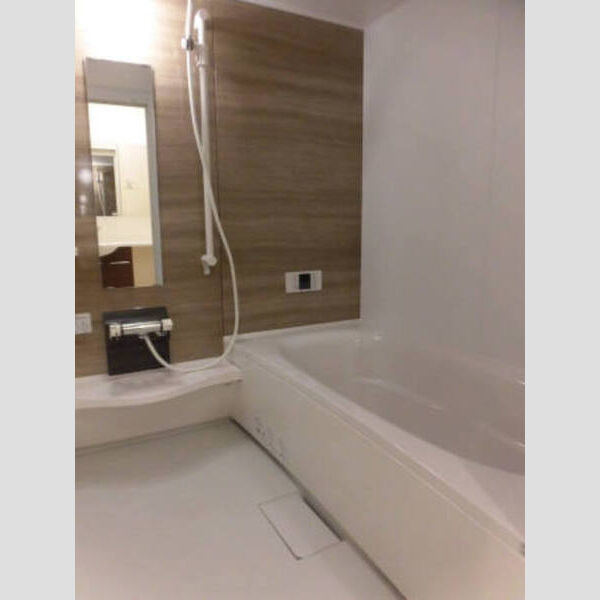 バス (102　浴室)