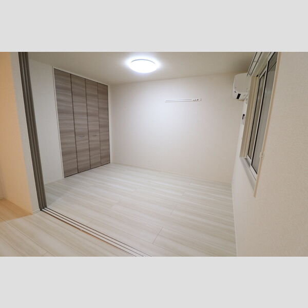 その他 (305 洋室)