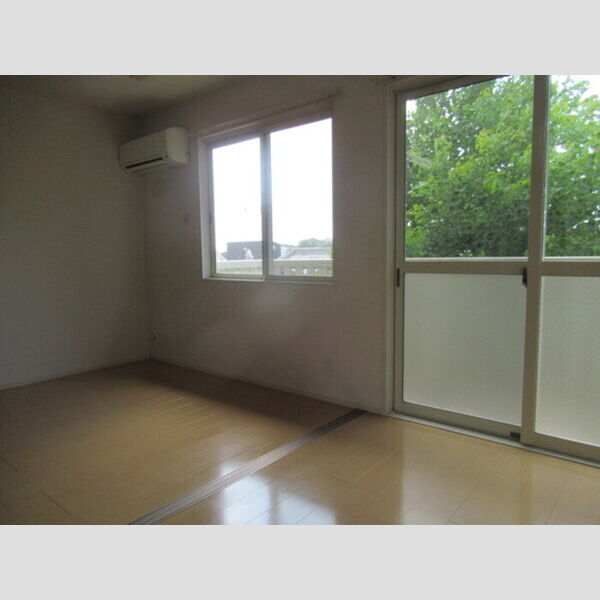 居室・リビング (グランモア宮野202　リビング、洋室)