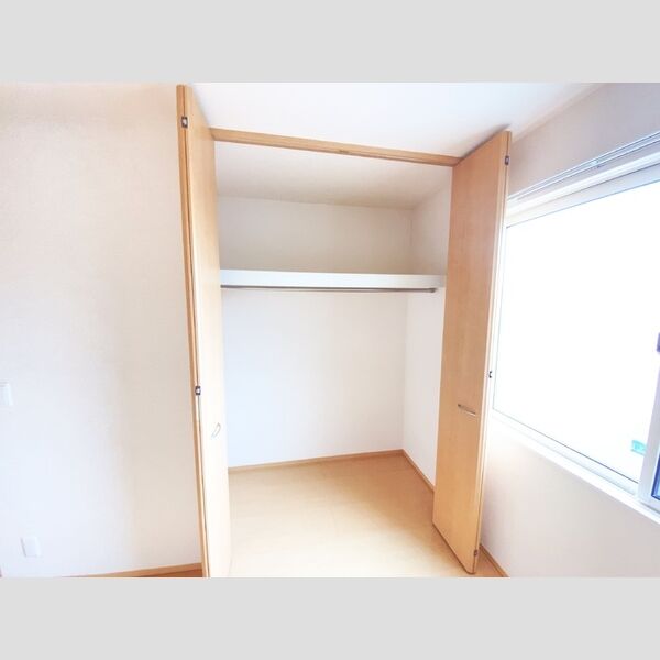 収納 (101洋室クローゼット)