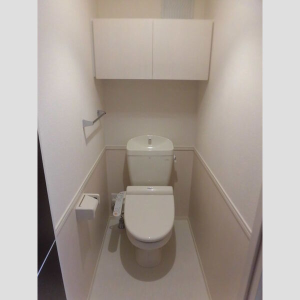 トイレ (301　温水洗浄暖房便座)